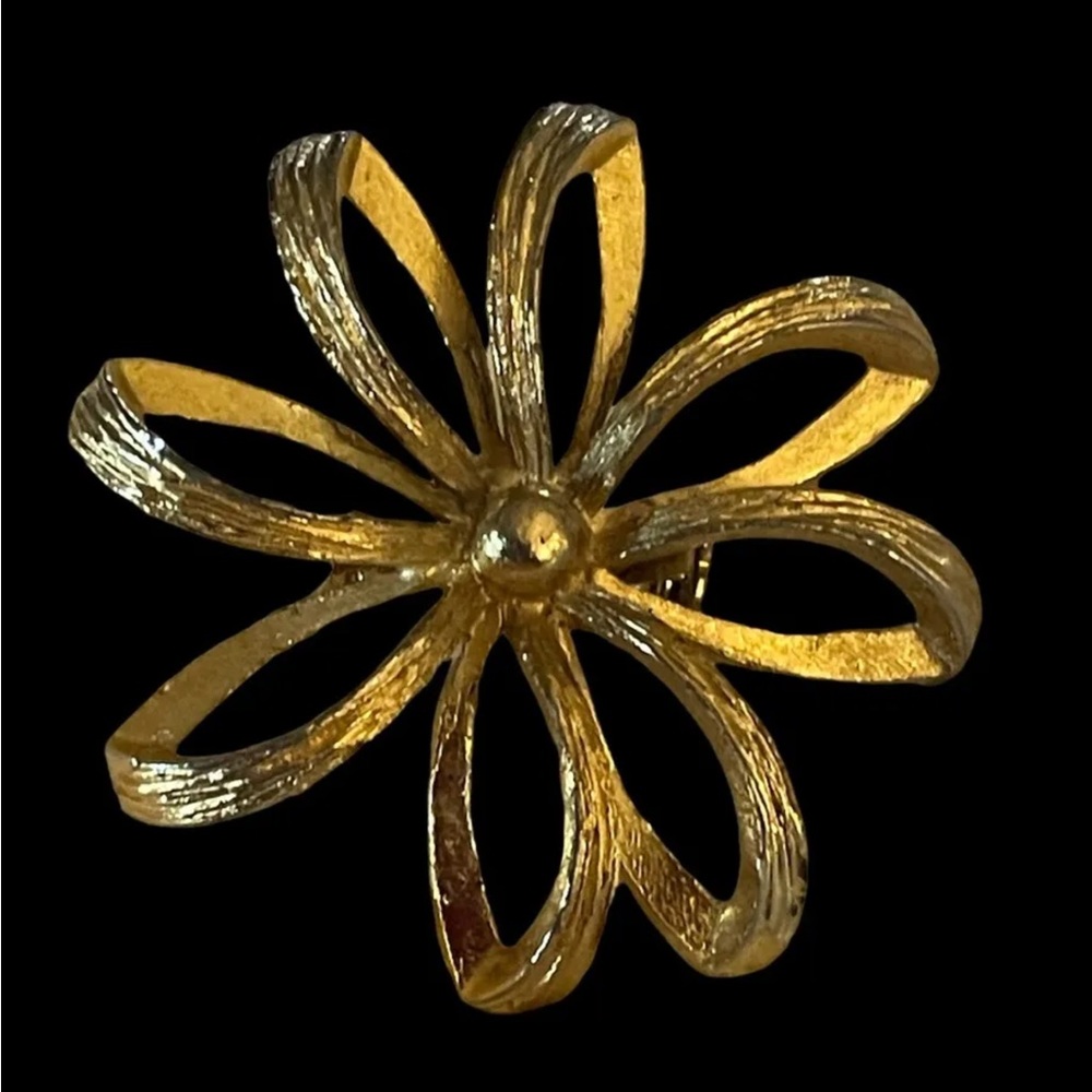 Vintage 1960’s Gold Tone Flower Brooch Very Mod